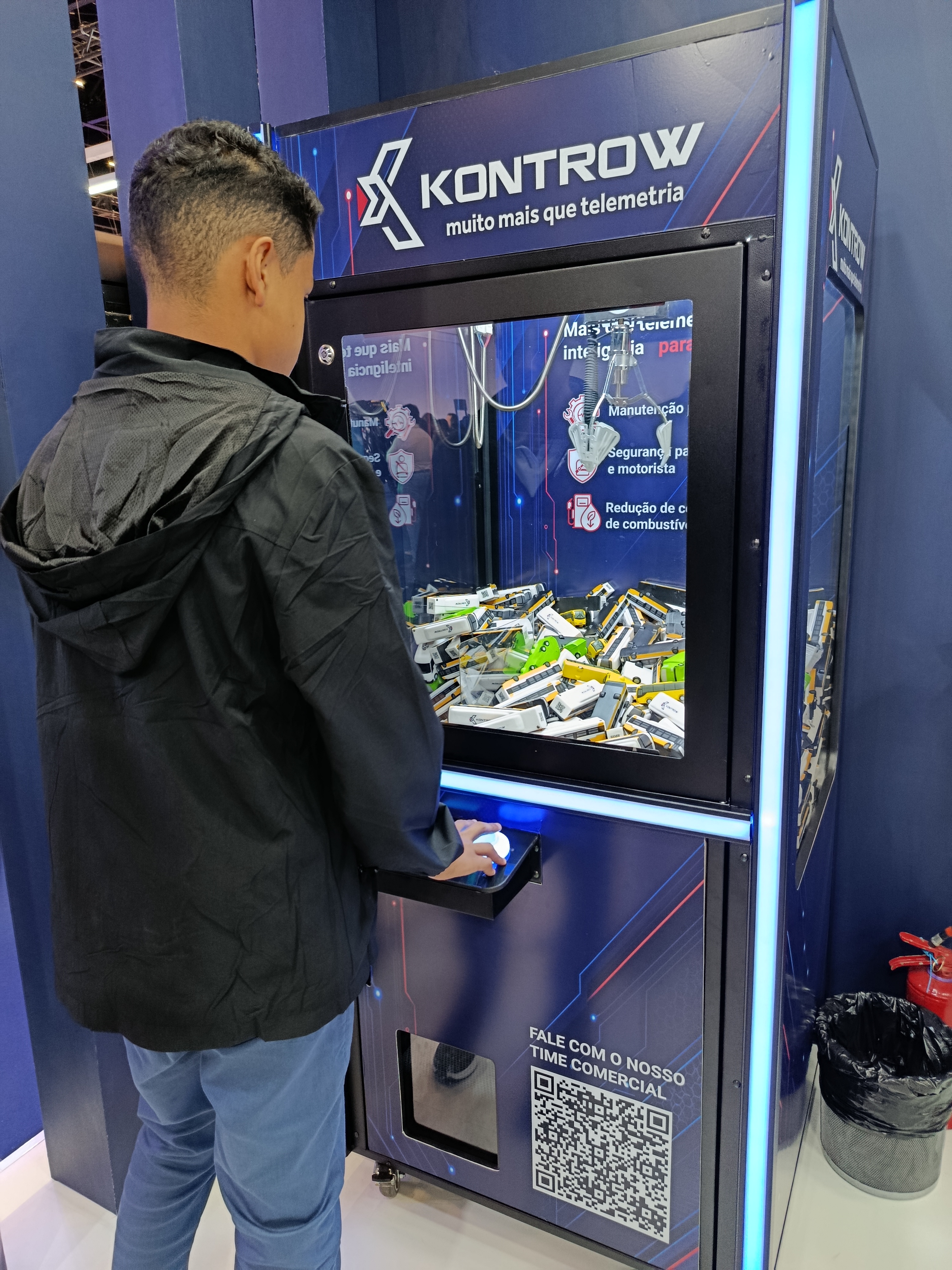 Ativação com Máquina de Garra Kontrow na LATBUS 2026